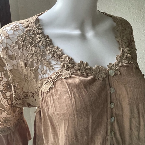 Vici floral lace button down top - Picture 6 of 9